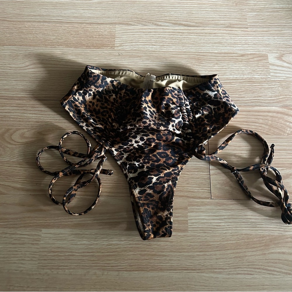 Fashion Nova Animal Print Ruched String Bikini Bottom Medium